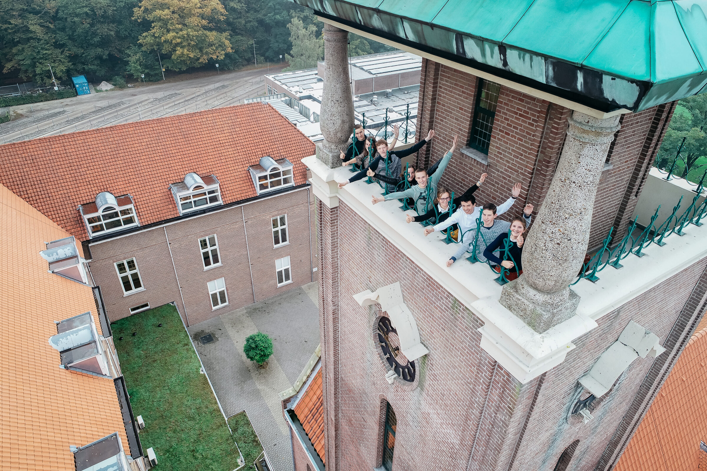 beeld leerlingen vanaf de toren Amersfoort