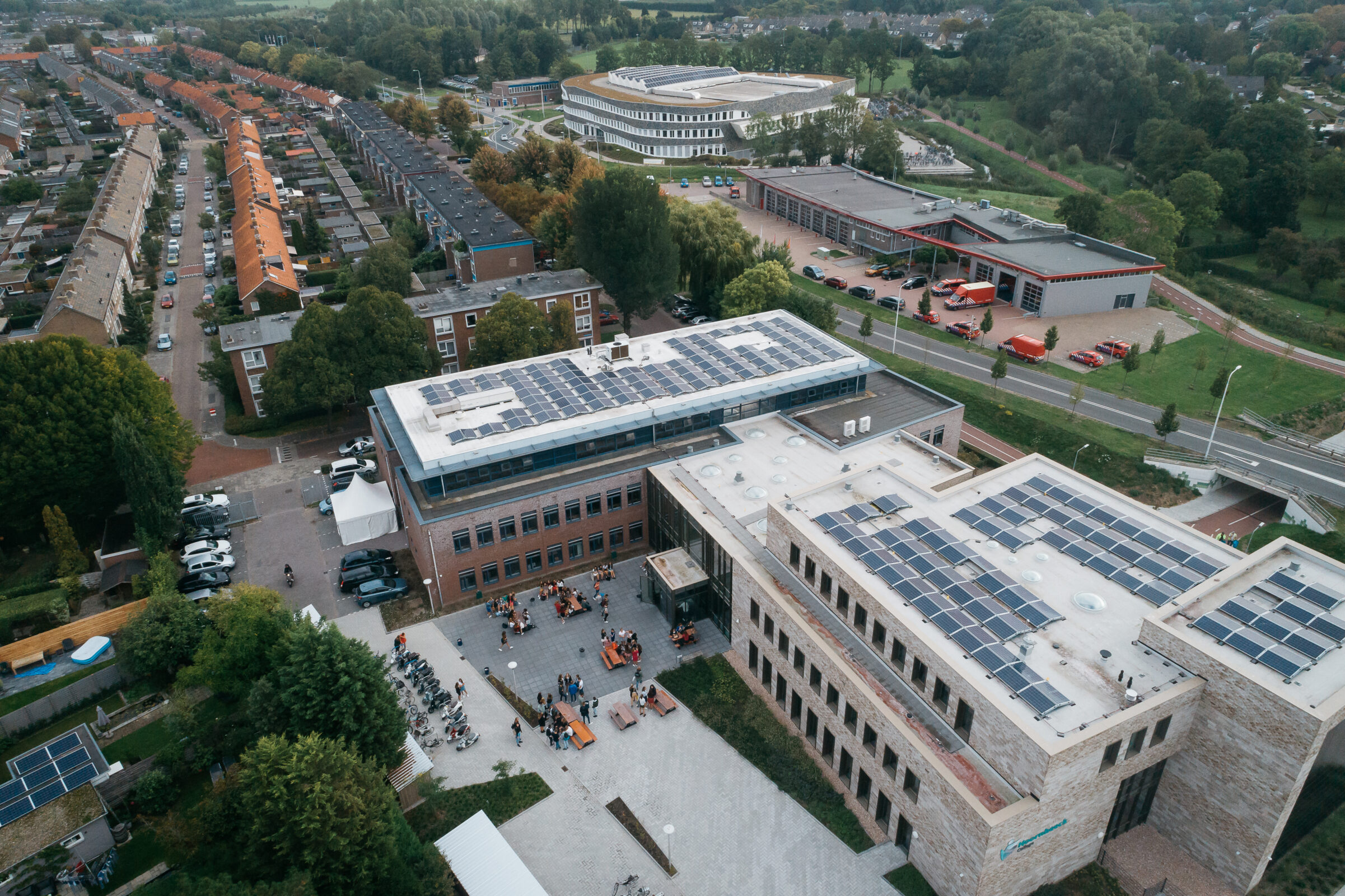 Zonnepanelen op het dak van Hoornbeeck locatie Goes